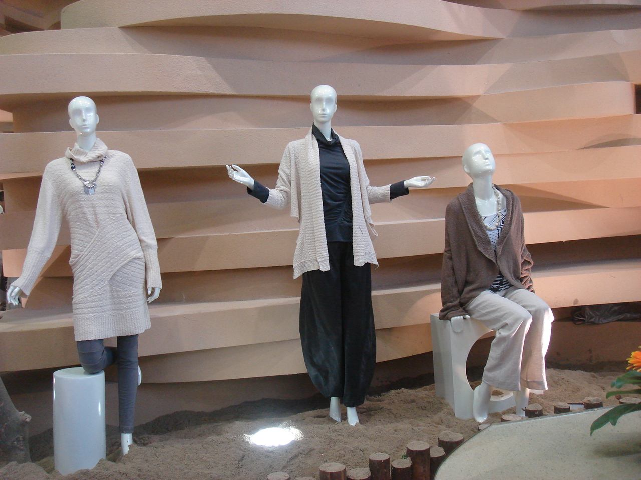 合肥服裝店裝修設(shè)計 - 盡在甲方裝飾!